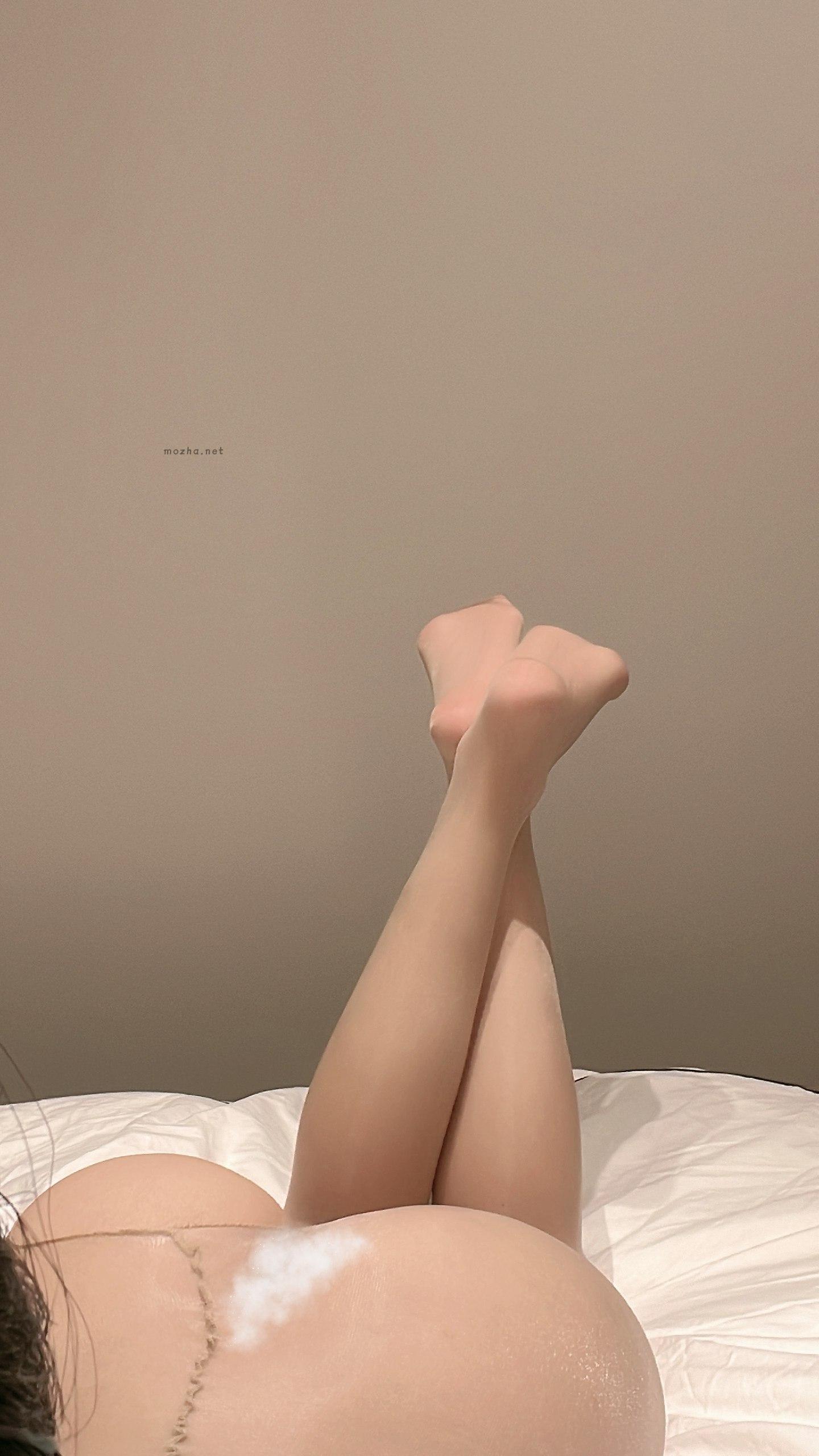 陈佩奇 – 裸腿的质感恋足腿【9P】